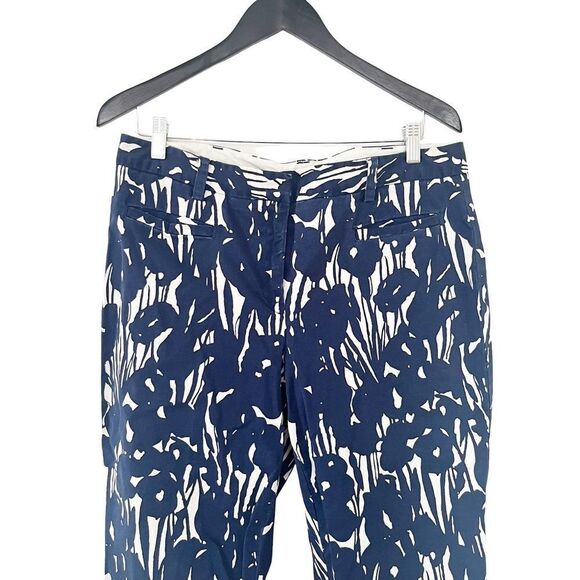 Land’s End Navy White Abstract Floral Pattern Capri Pants - Picture 3 of 6